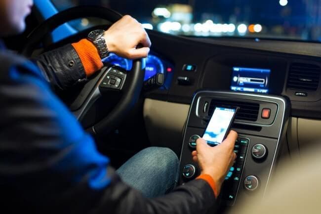 No More Texting and Driving in Florida, New Ban Signed in to Law