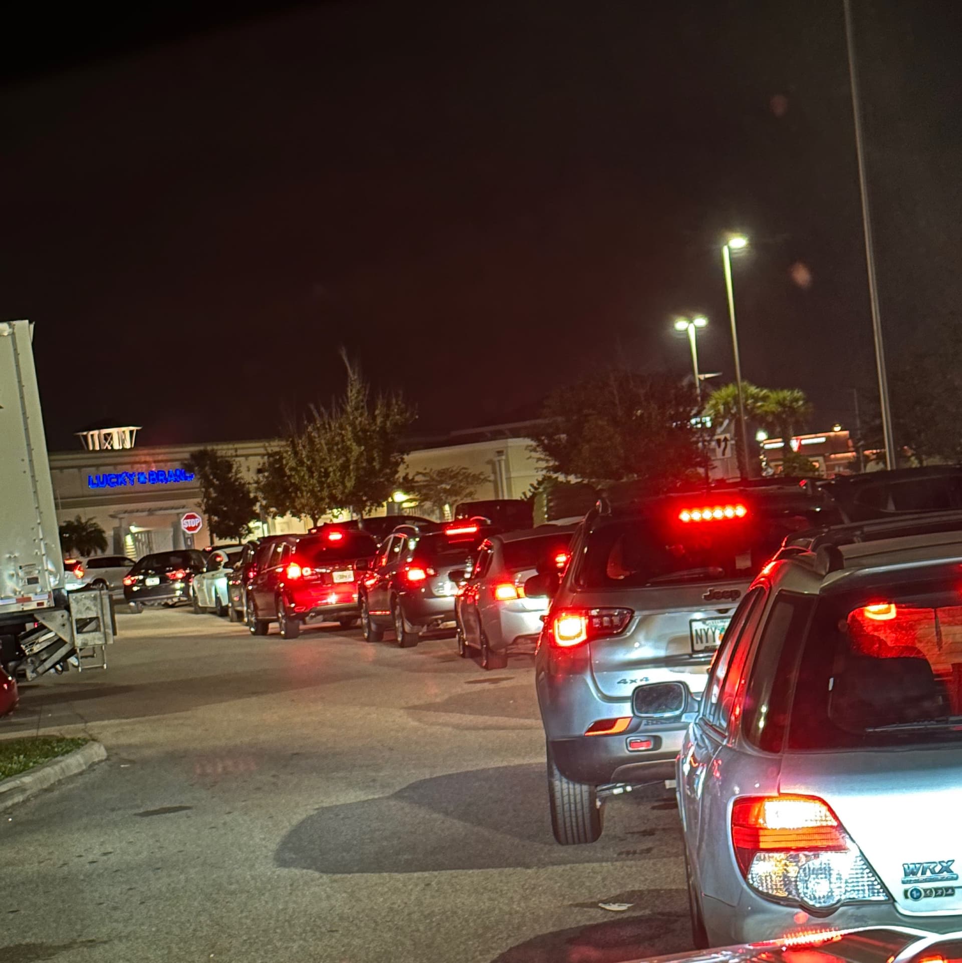 Tampa Premium Outlet Traffic Leaves Drivers Stranded for Hours